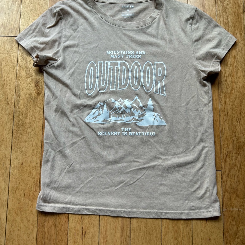 SHEIN Beige Outdoor Graphic Tee